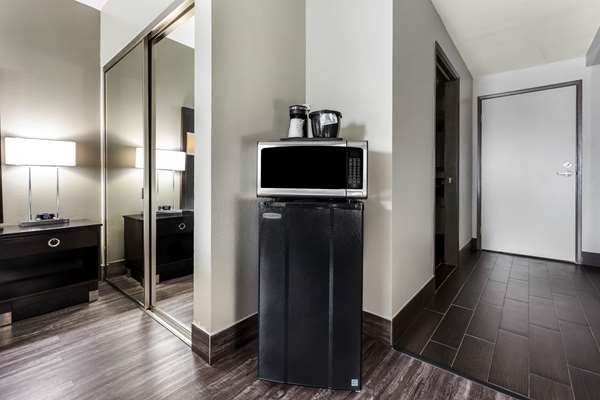  - La Quinta Inn & Suites Mission Bay San Diego - I-5, Exits 23 & 23A