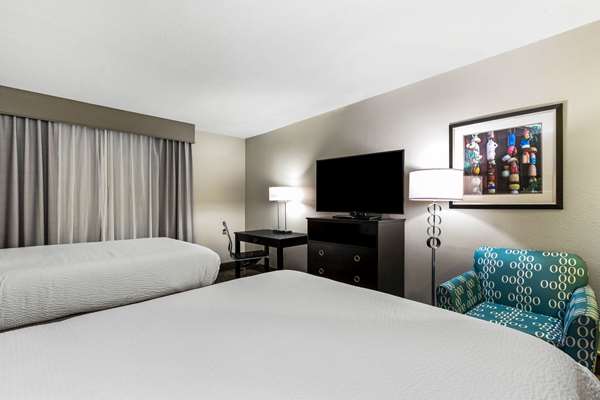  - La Quinta Inn & Suites Mission Bay San Diego - I-5, Exits 23 & 23A