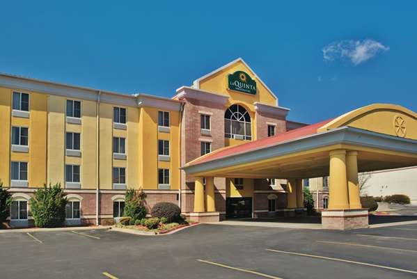 Exterior view - La Quinta Inn & Suites Hot Springs