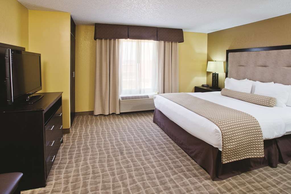 LA QUINTA INN STE HOT SPRINGS-guestroom-Guest Room,Suite,On-Site.jpg