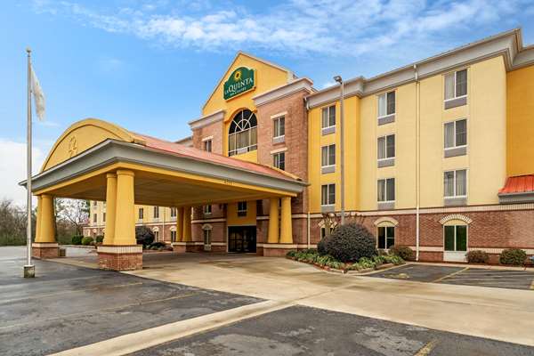 Exterior view - La Quinta Inn & Suites Hot Springs