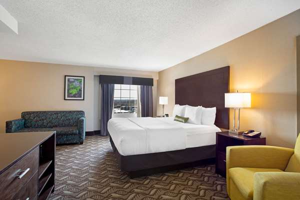 Suite - La Quinta Inn & Suites Springfield