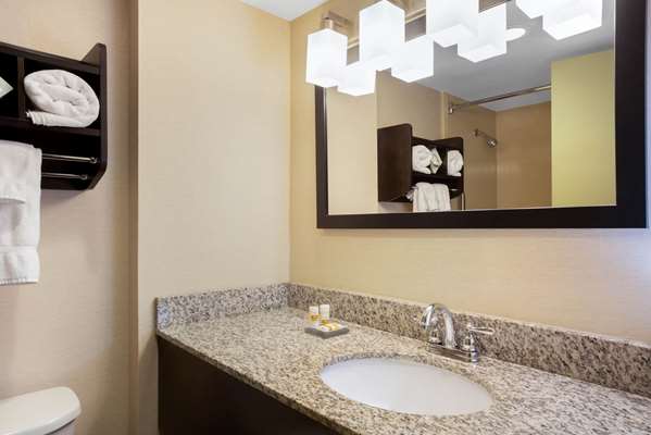  - La Quinta Inn & Suites Springfield