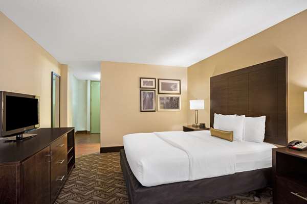  - La Quinta Inn & Suites Springfield