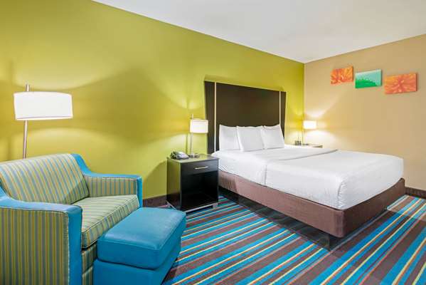  - La Quinta Inn & Suites Muskogee