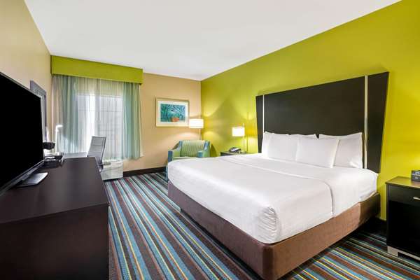  - La Quinta Inn & Suites Muskogee