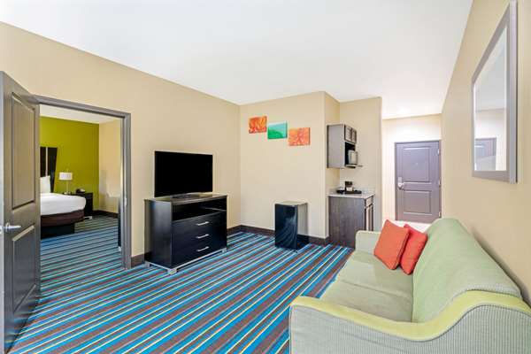Suite - La Quinta Inn & Suites Muskogee