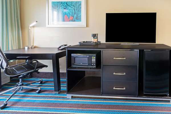  - La Quinta Inn & Suites Muskogee