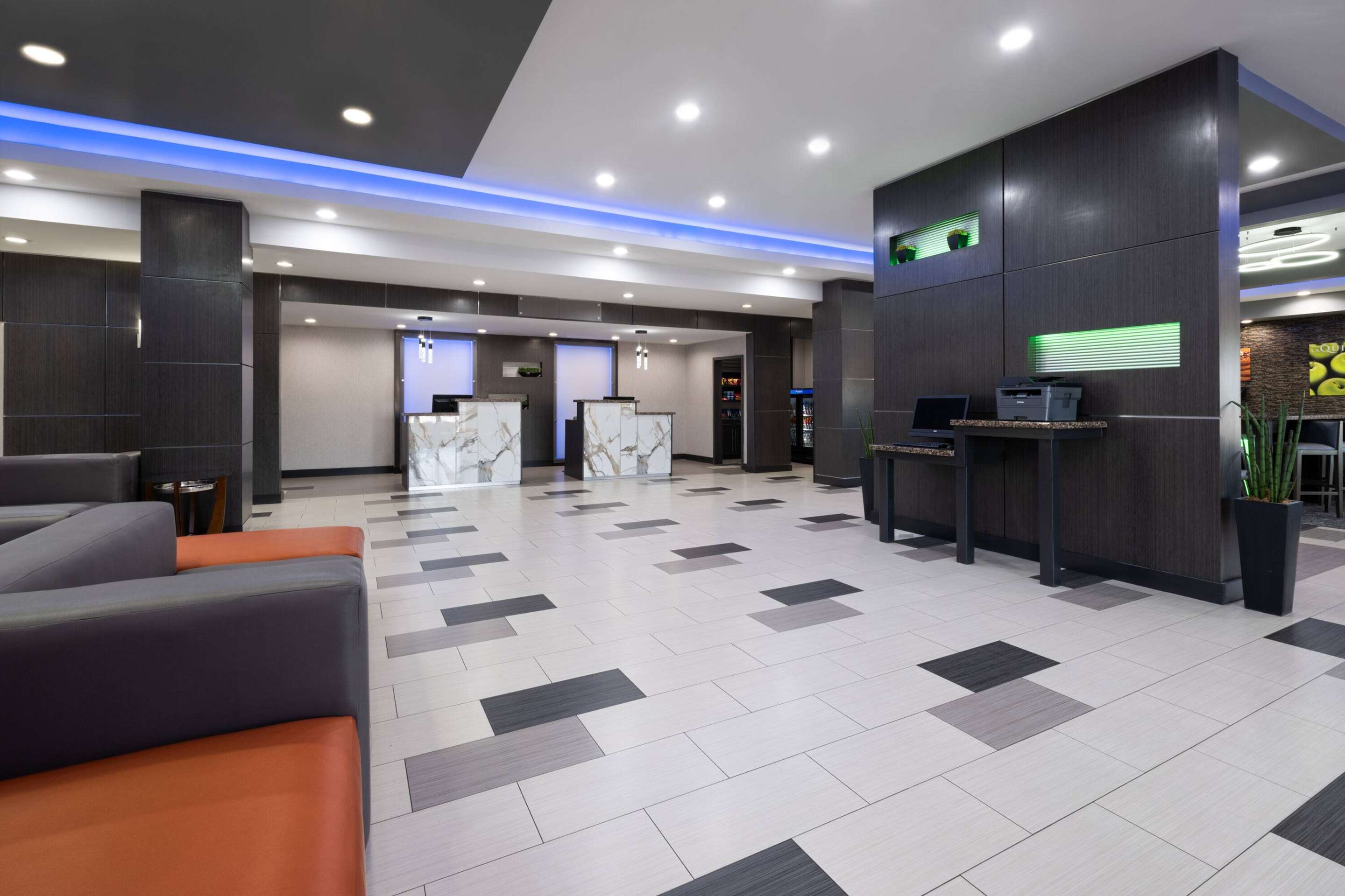 Lobby | La Quinta Inn & Suites by Wyndham Muskogee