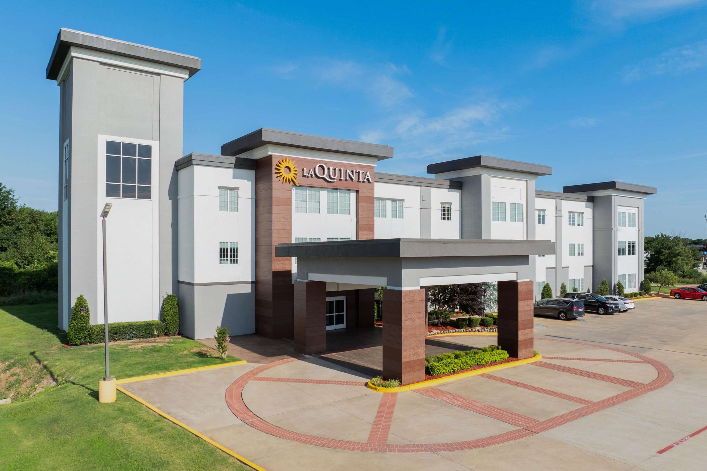 Exterior | La Quinta Inn & Suites by Wyndham Muskogee