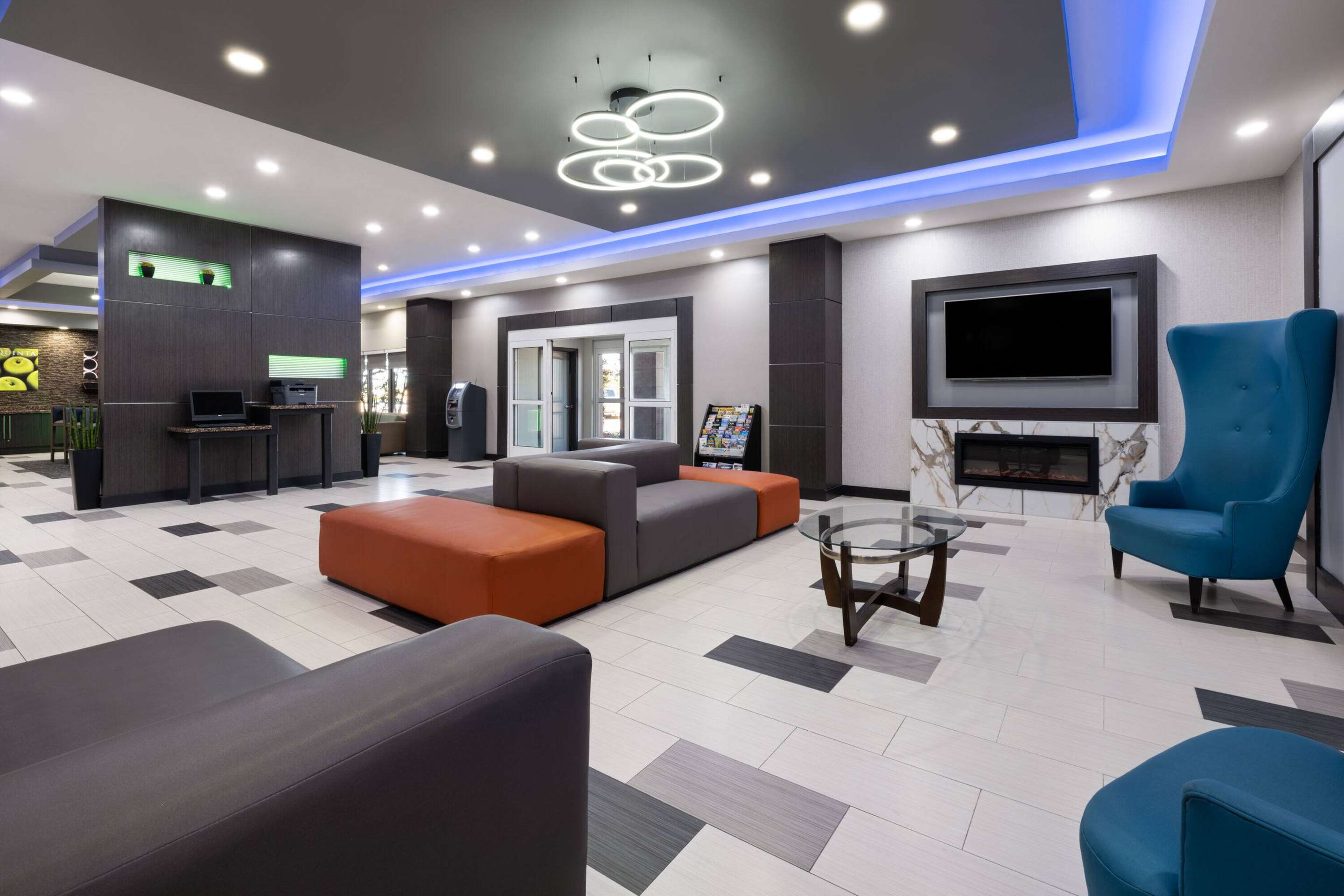 Lobby | La Quinta Inn & Suites by Wyndham Muskogee