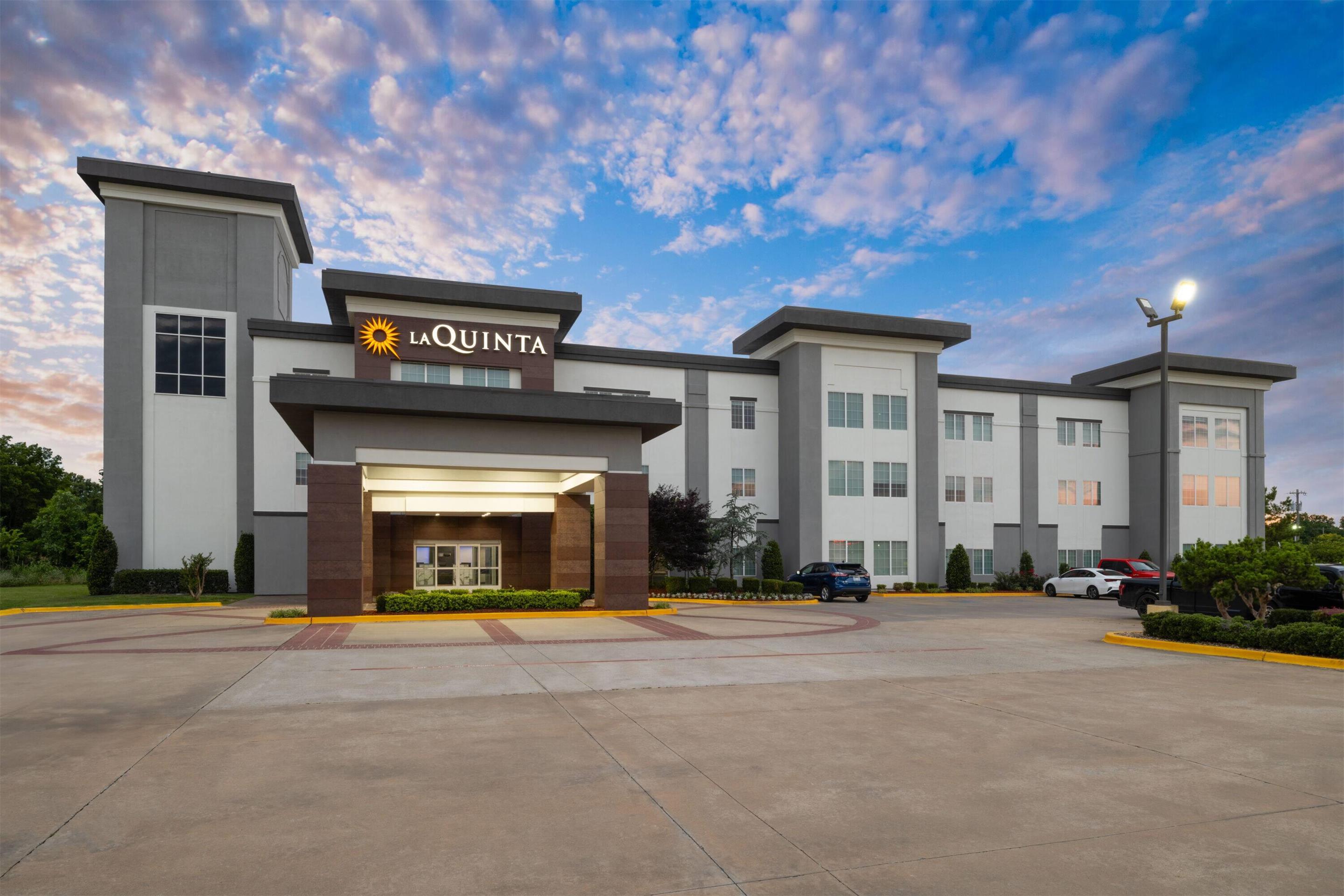 Exterior | La Quinta Inn & Suites by Wyndham Muskogee