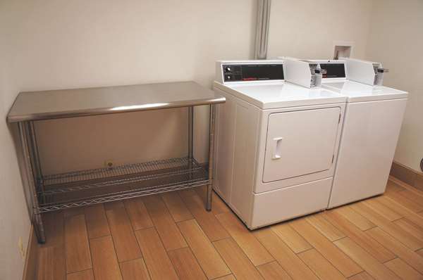  - La Quinta Inn & Suites Detroit Metro Airport Romulus