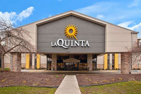 Exterior view - La Quinta Inn & Suites Detroit Metro Airport Romulus