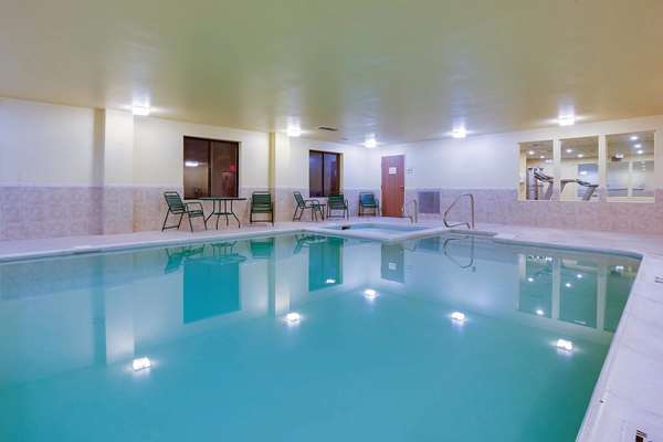 Pool - La Quinta Inn & Suites Doswell - I-95, Exit 98