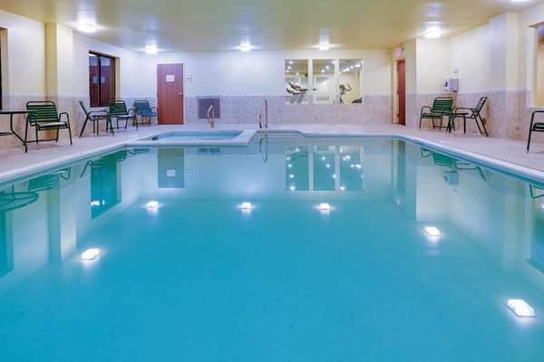 Pool - La Quinta Inn & Suites Doswell - I-95, Exit 98