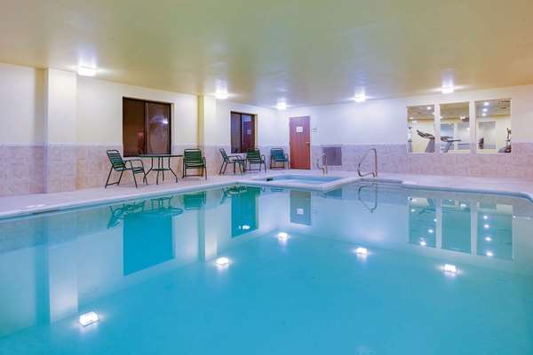 Pool - La Quinta Inn & Suites Doswell - I-95, Exit 98