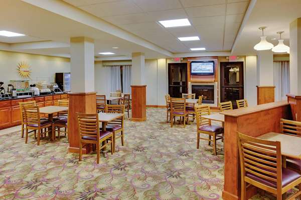 - La Quinta Inn & Suites Doswell - I-95, Exit 98
