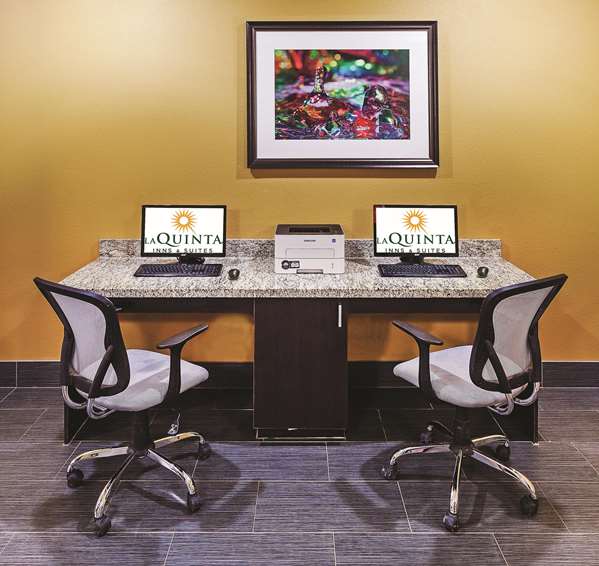 Conference Area - La Quinta Inn & Suites Jourdanton