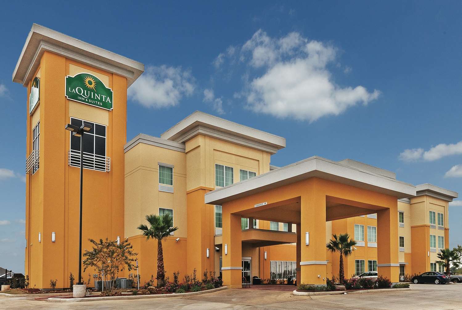 La Quinta Inn & Suites Jourdanton, TX See Discounts