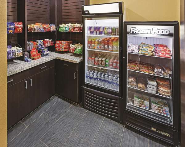  - La Quinta Inn & Suites Jourdanton