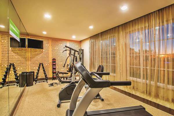 Fitness/ Exercise Room - La Quinta Inn & Suites Cotulla