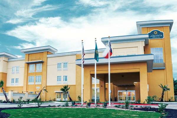 Exterior view - La Quinta Inn & Suites Cotulla
