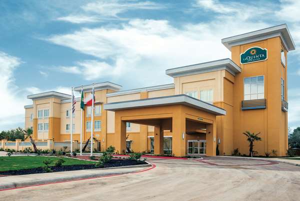 Exterior view - La Quinta Inn & Suites Cotulla