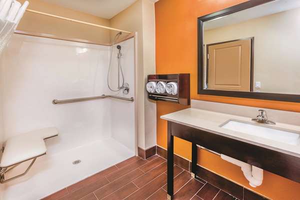  - La Quinta Inn & Suites Cotulla