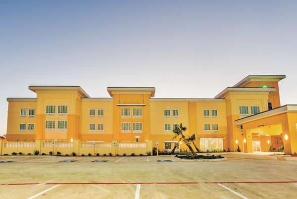 Exterior view - La Quinta Inn & Suites Cotulla