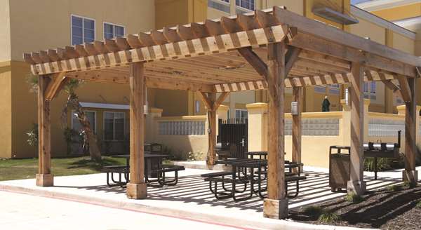 Exterior view - La Quinta Inn & Suites Cotulla