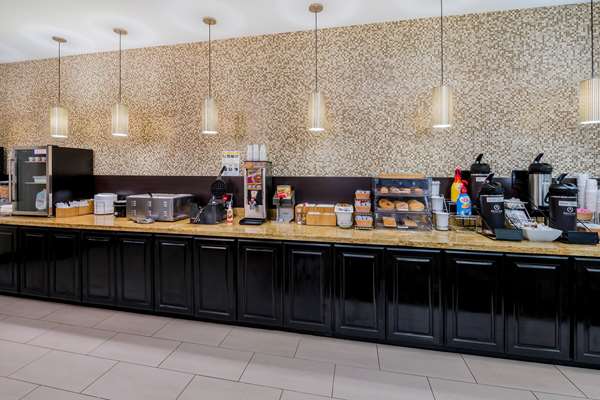  - La Quinta Inn & Suites Marshall - I-20, Exit 617