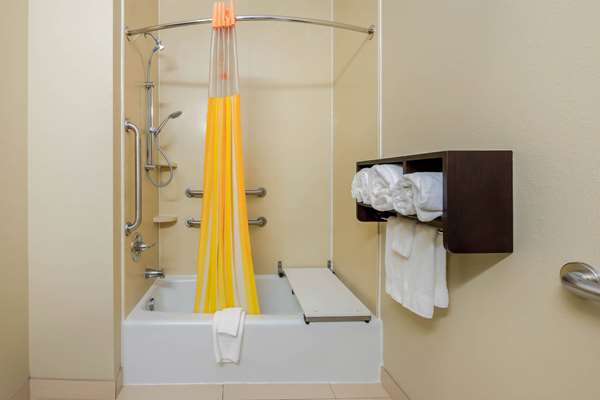  - La Quinta Inn & Suites Marshall - I-20, Exit 617