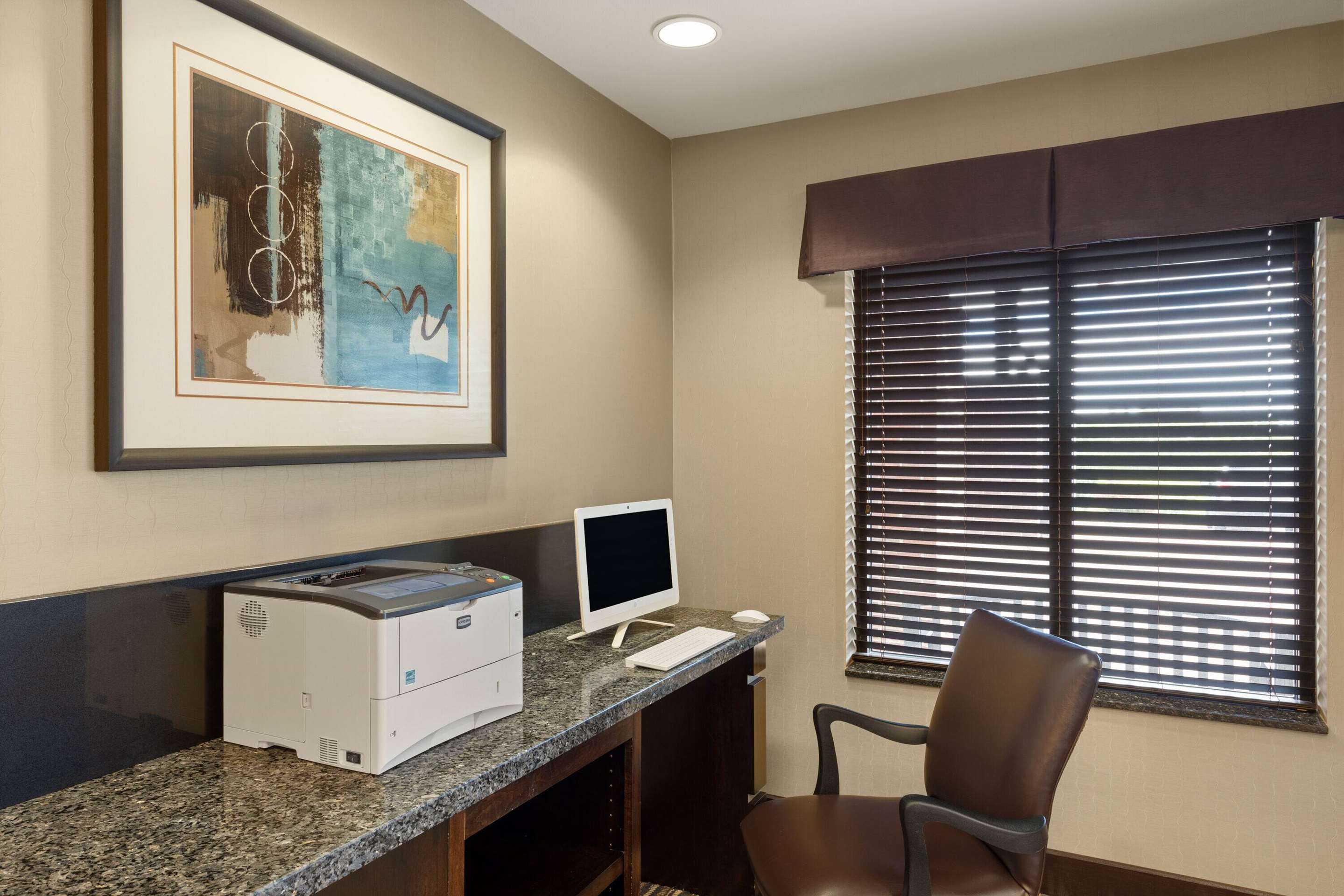 Business Center | La Quinta Inn & Suites by Wyndham Sioux Falls