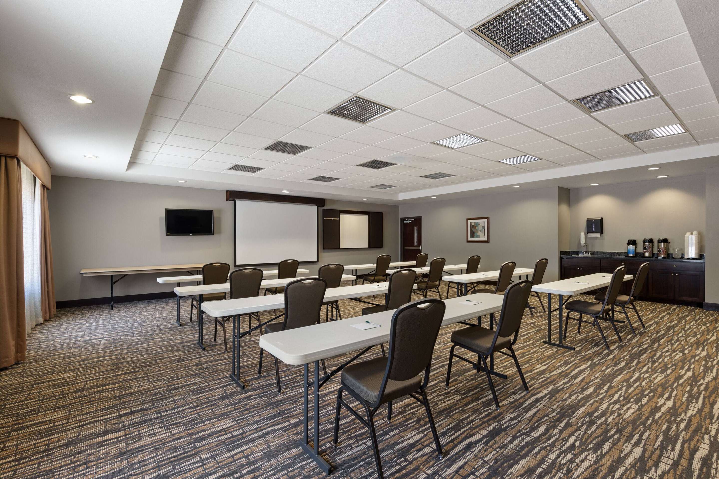Meeting Room | La Quinta Inn & Suites by Wyndham Sioux Falls