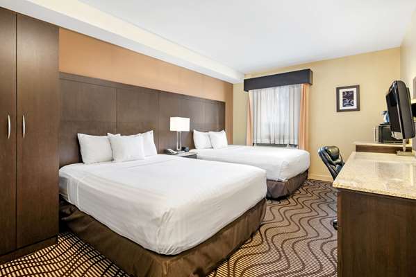  - La Quinta Inn & Suites Oshawa