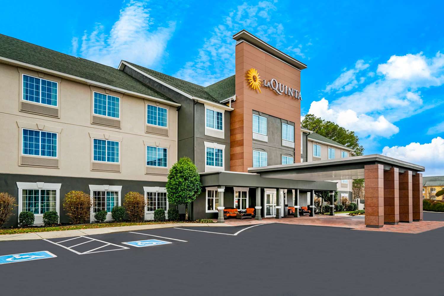 La Quinta Inn & Suites in Cookeville I40, Exit 287, TN See Discounts