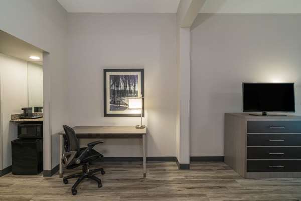  - La Quinta Inn & Suites Clarksville - I-24, Exit 4