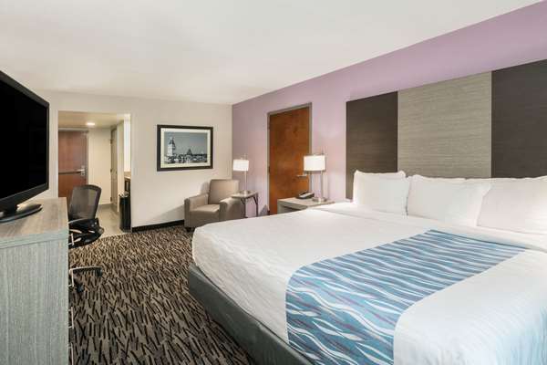  - La Quinta Inn & Suites Clarksville - I-24, Exit 4