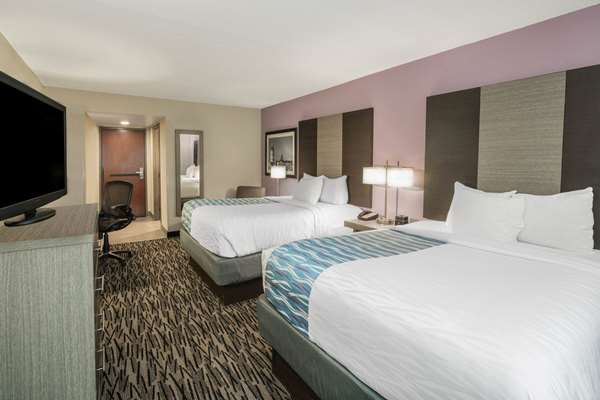  - La Quinta Inn & Suites Clarksville - I-24, Exit 4