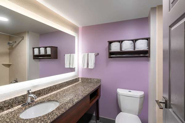  - La Quinta Inn & Suites Clarksville - I-24, Exit 4