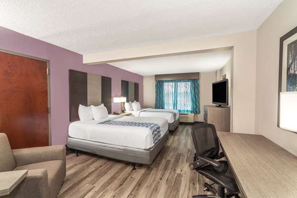  - La Quinta Inn & Suites Clarksville - I-24, Exit 4