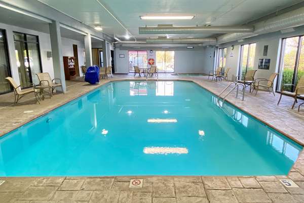 Pool - La Quinta Inn & Suites Clarksville - I-24, Exit 4