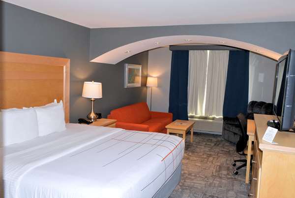  - La Quinta Inn & Suites Rochester