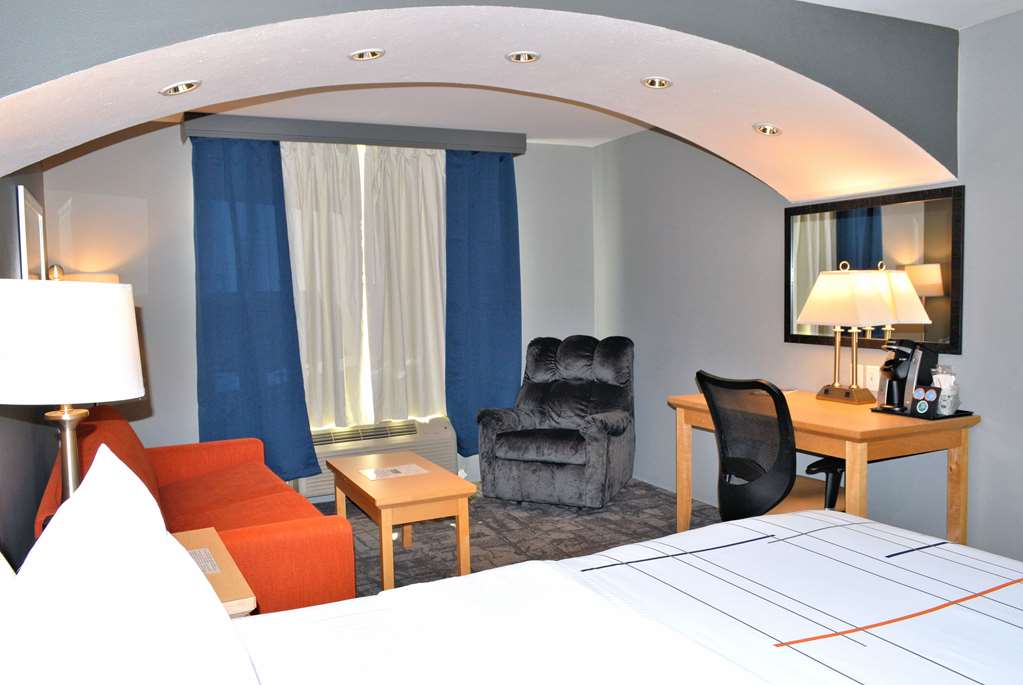 LA QUINTA INN STE ROCHESTER-guestroom-Guest Room,On-Site.jpg