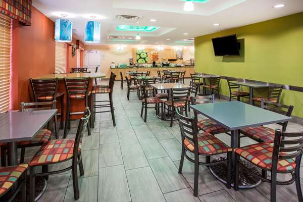  - La Quinta Inn & Suites Rochester