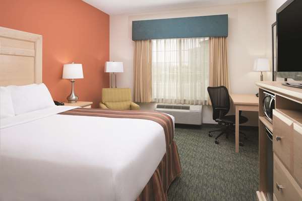  - La Quinta Inn & Suites Grand Forks - I-29, Exit 140