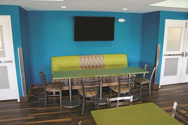  - La Quinta Inn & Suites Grand Forks - I-29, Exit 140