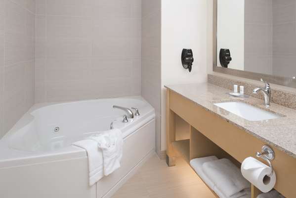  - La Quinta Inn & Suites Grand Forks - I-29, Exit 140