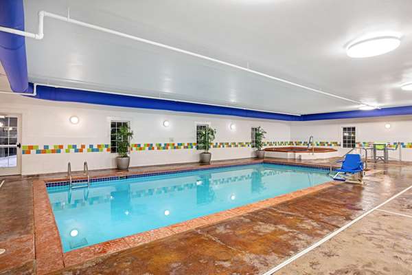 Pool - La Quinta Inn & Suites Grand Forks - I-29, Exit 140